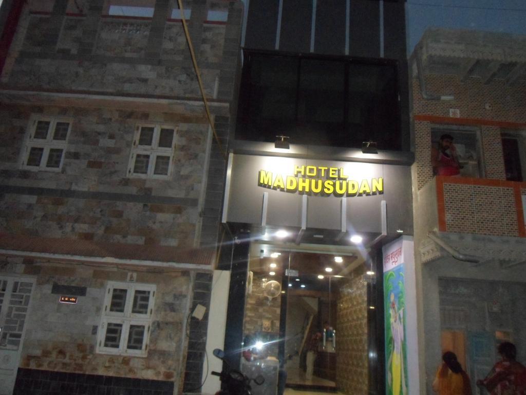 Dwārka Hotel Madhusudan מראה חיצוני תמונה