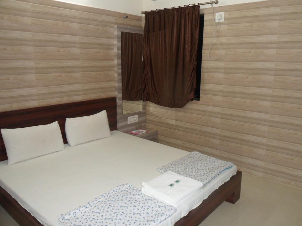 Dwārka Hotel Madhusudan חדר תמונה